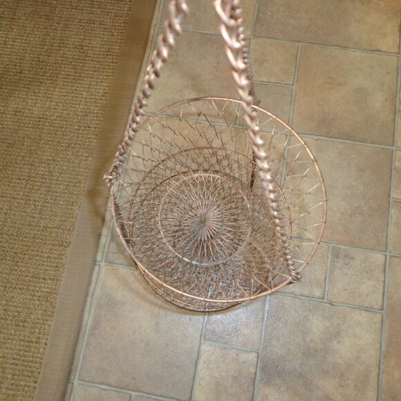 Vintage Wire 3-Tier Hanging Baskets Hook - Picture 9 of 10